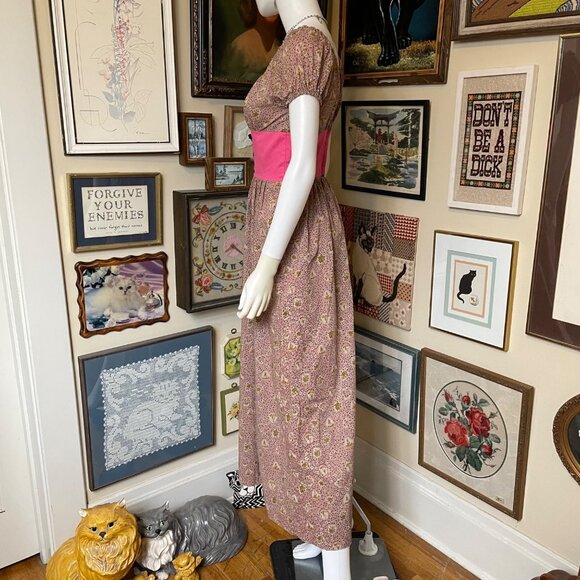 60s Vintage Pink and Black Floral Cotton Corset Waist Scoop Neck Peasant Dress - Picture 5 of 7